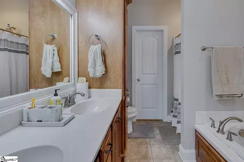 Bath - 116 Royal Dr, Williamston, SC 29697 photo 3 of 5