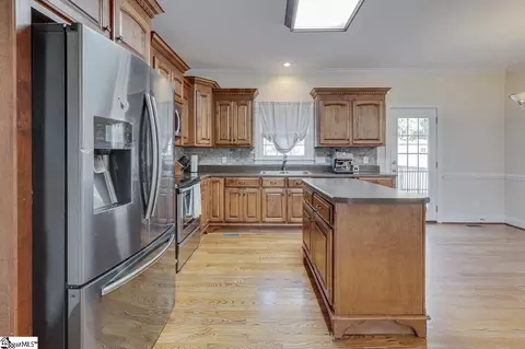 Kitchen - 116 Royal Dr, Williamston, SC 29697 photo 4 of 5