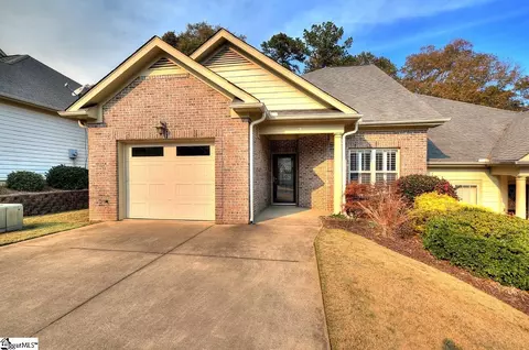 7 Shady Hollow Ln, Greer, SC 29651