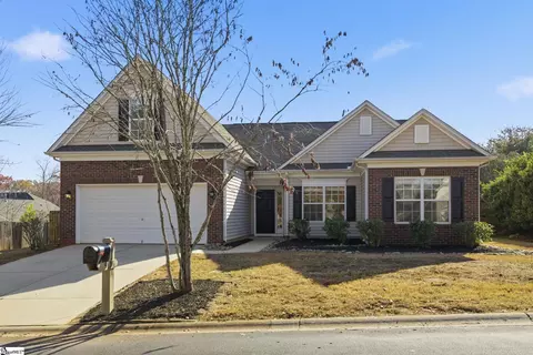 913 Breezewood Ct, Greer, SC 29651