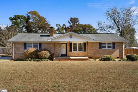 105 Meadowbrook Dr, Anderson, SC 29626
