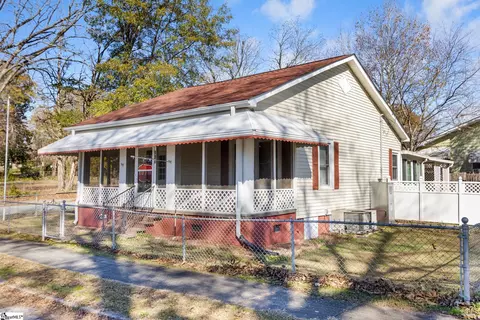 201 Mcdonald St, Whitmire, SC 29178