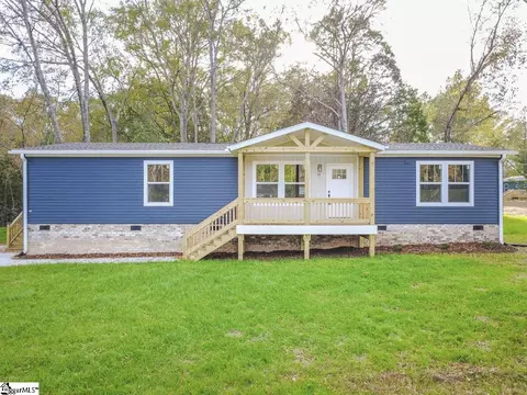 13 Beulah St, Due West, SC 29639