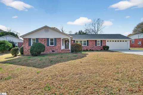 12 Melbourne Ln, Greenville, SC 29615
