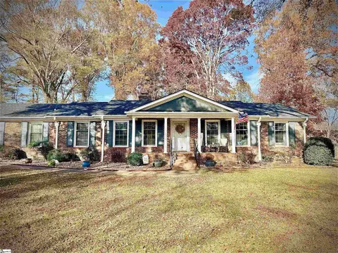 105 Hillpine Dr, Simpsonville, SC 29681