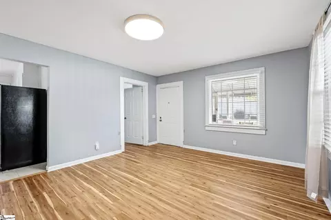 Living - 118 Park St, Easley, SC 29640 photo 6 of 7