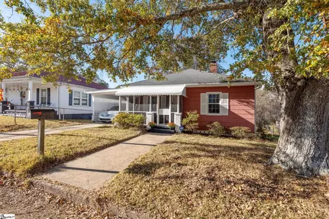 118 Park St, Easley, SC 29640