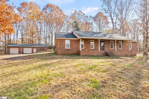 6861 Reidville Rd, Woodruff, SC 29388