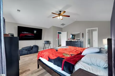 Bedroom - 659 Markham Cir, Moore, SC 29369 photo 2 of 6