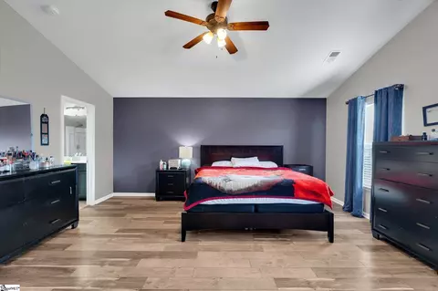 Bedroom - 659 Markham Cir, Moore, SC 29369 photo 1 of 6