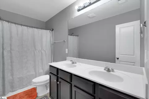 Bath - 659 Markham Cir, Moore, SC 29369 photo 3 of 3