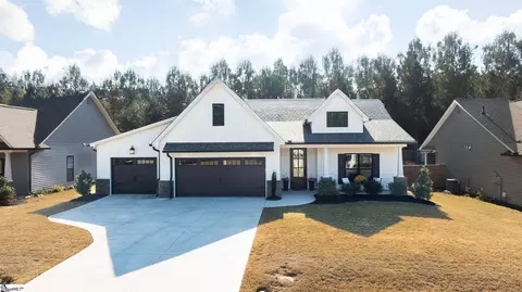 85 Dendy St, Pelzer, SC 29669