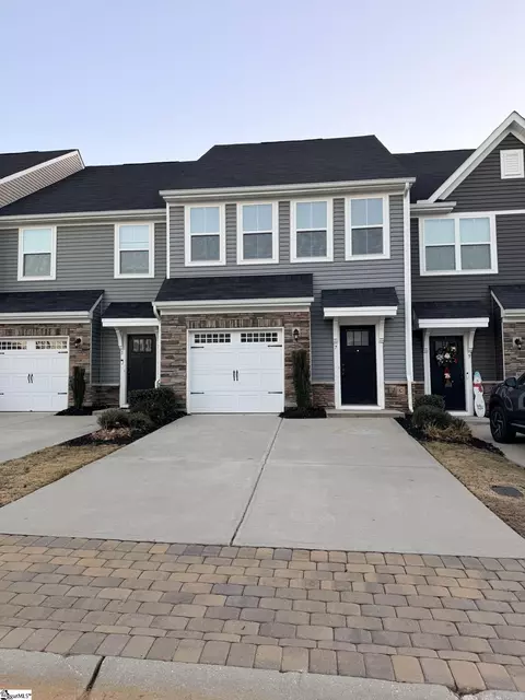 7 Country Dale Dr, Greer, SC 29650
