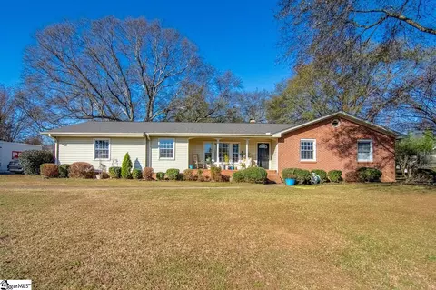 306 Thelma Dr, Mauldin, SC 29662