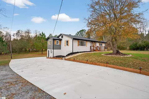 616 Ballenger Rd, Gaffney, SC 29340