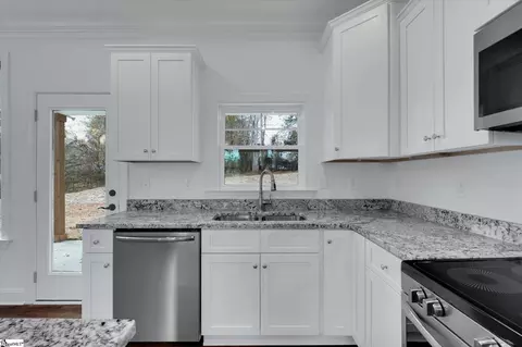 Kitchen - 151 Eastview Rd, Pelzer, SC 29669 photo 2 of 2