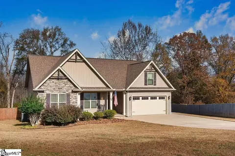 222 Natures Ct, Campobello, SC 29322