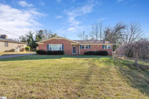 18 Dera St, Greenville, SC 29615