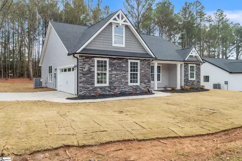 121 Ashley Dr, Pelzer, SC 29669 photo 2