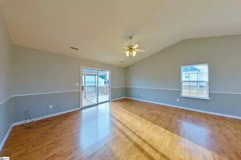Living - 421 Mcfall Ct, Moore, SC 29369 photo 2 of 2