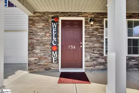 Entry Way - 754 Markham Cir, Moore, SC 29369 photo 1 of 5