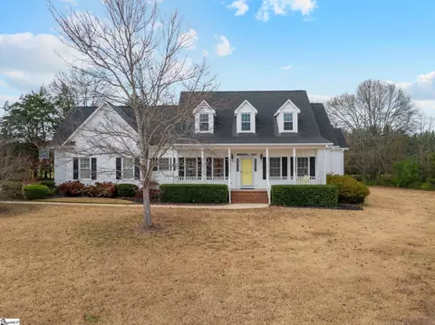 204 Windrow Ln, Fountain Inn, SC 29644