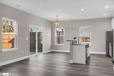 Living - 110 W 4th Ave, Easley, SC 29640 photo 2 of 6