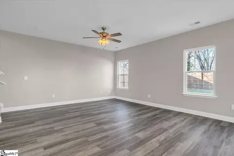 Living - 110 W 4th Ave, Easley, SC 29640 photo 4 of 6