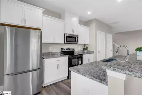 Kitchen - 110 W 4th Ave, Easley, SC 29640 photo 3 of 4