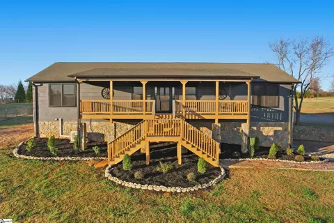 738 Stewart Gin Rd, Liberty, SC 29657