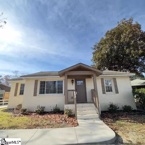 8 Pembroke Ln, Taylors, SC 29687