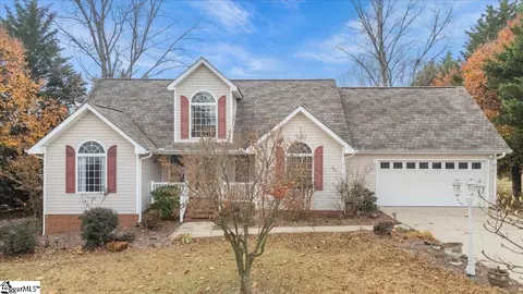 132 Powders Springs Dr, Duncan, SC 29334