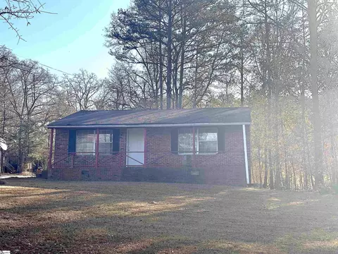 6 Audubon Rd, Ware Shoals, SC 29692