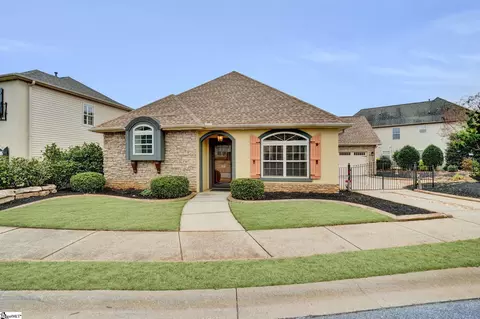 108 Bur Oak Dr, Taylors, SC 29687