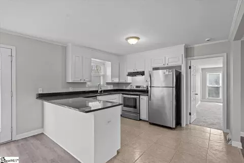 Kitchen - 104 Cascade Dr, Greer, SC 29651 photo 1 of 4