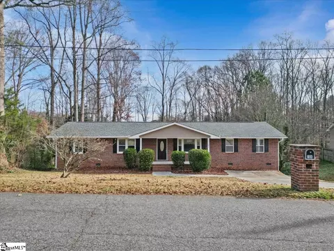 104 Cascade Dr, Greer, SC 29651