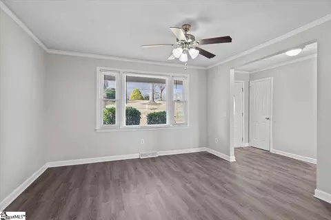 Living - 104 Cascade Dr, Greer, SC 29651 photo 2 of 4