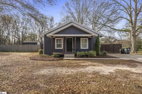 53 Main St, Pelzer, SC 29669