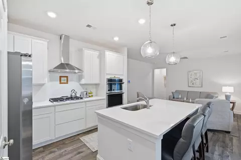 Kitchen - 541 Clairbrook Ct, Greer, SC 29651 photo 2 of 3