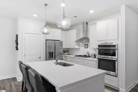 Kitchen - 541 Clairbrook Ct, Greer, SC 29651 photo 1 of 3