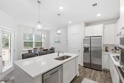 Kitchen - 541 Clairbrook Ct, Greer, SC 29651 photo 3 of 3