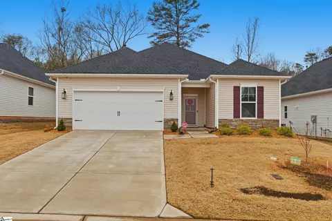541 Clairbrook Ct, Greer, SC 29651
