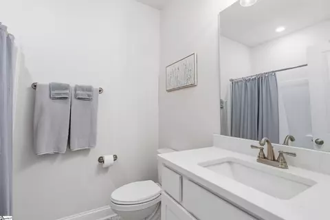 Bath - 541 Clairbrook Ct, Greer, SC 29651 photo 2 of 3