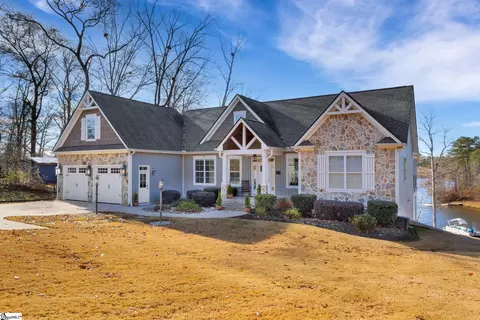 300 Lakecrest Dr, Greer, SC 29651
