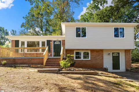 103 Indian Trl, Taylors, SC 29687