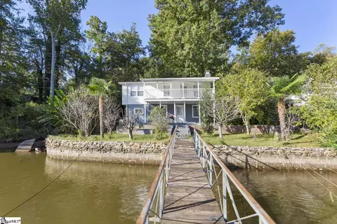 106 Holt Dr, Iva, SC 29655
