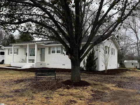 713 Cross Anchor Rd, Woodruff, SC 29388