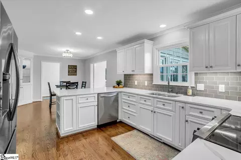 Kitchen - 400 Stone Ridge Rd, Greer, SC 29650 photo 2 of 4