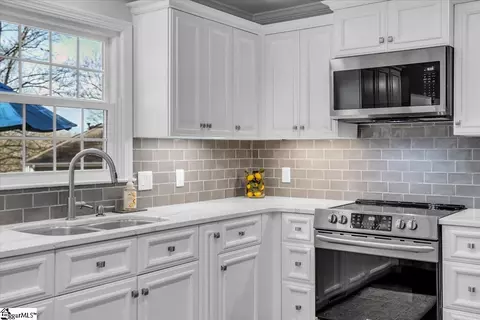 Kitchen - 400 Stone Ridge Rd, Greer, SC 29650 photo 1 of 4