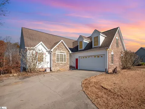 412 Winding Brook Ct, Greenville, SC 29617